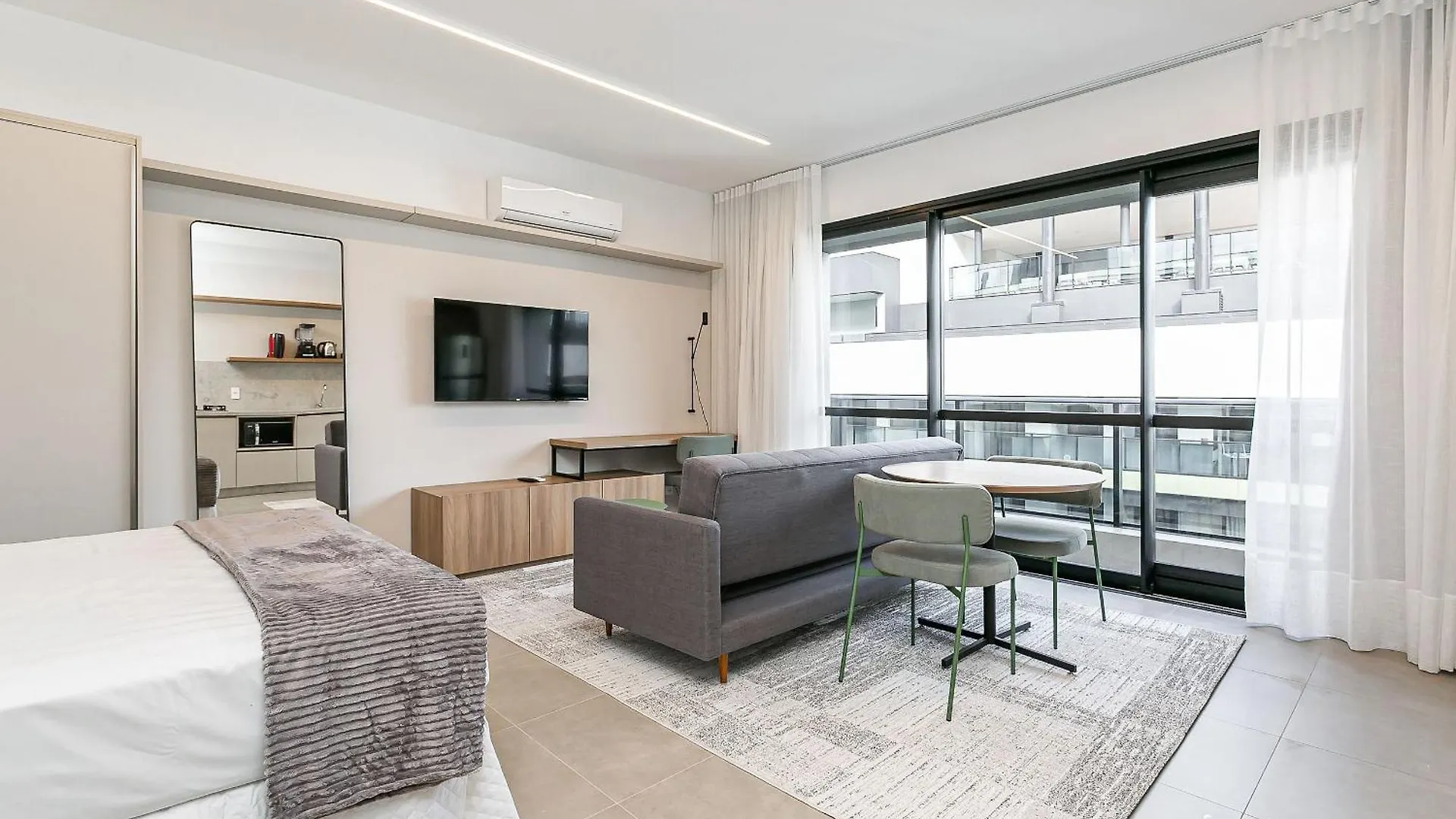 Apartamento Piscina No Rooftop Com Vista Mar | Foodhall | Wi-Fi 200Mb #Toptower Florianópolis